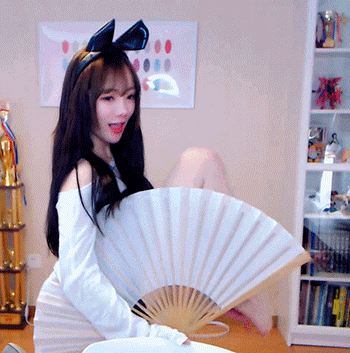 c9f82930ba5641e6760cddb8672a7956.gif